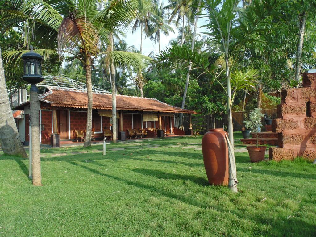 Ambadis Villas Kodungallur Exterior photo