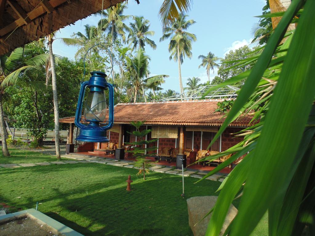 Ambadis Villas Kodungallur Exterior photo