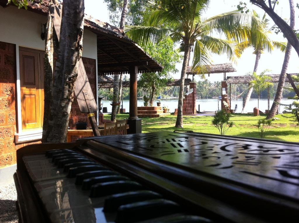 Ambadis Villas Kodungallur Exterior photo