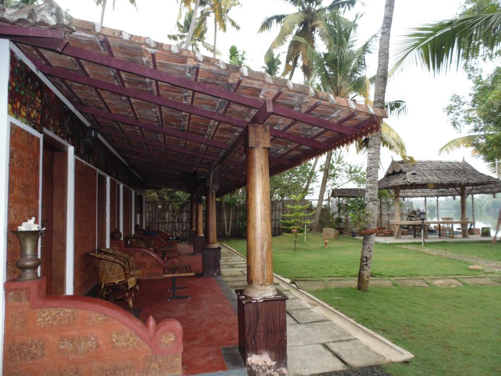 Ambadis Villas Kodungallur Exterior photo