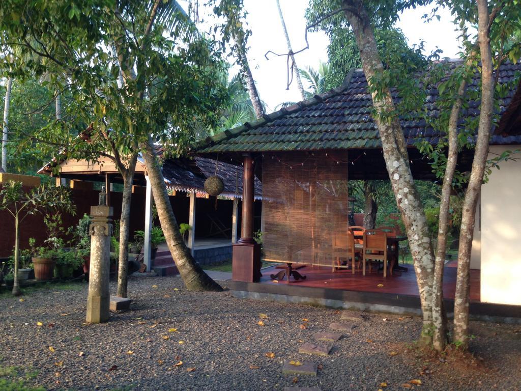 Ambadis Villas Kodungallur Exterior photo