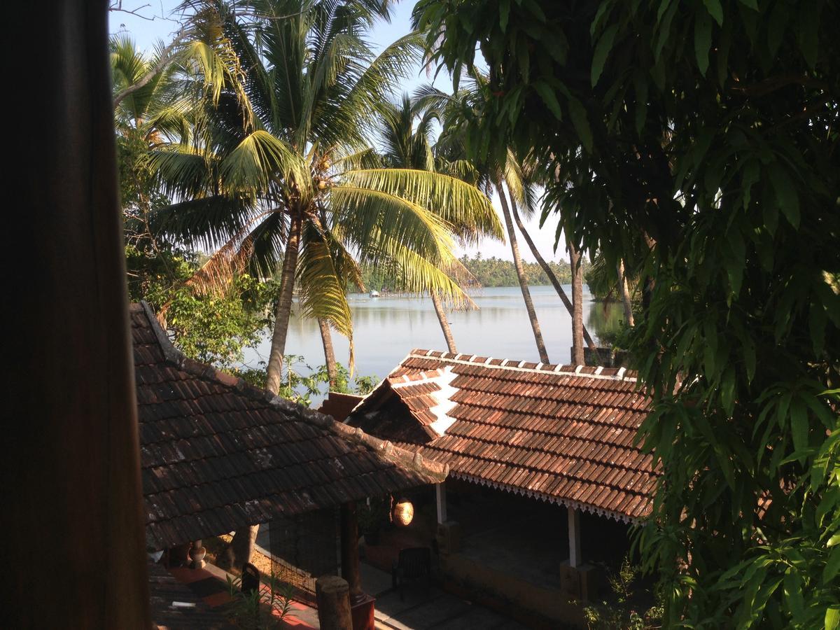 Ambadis Villas Kodungallur Exterior photo