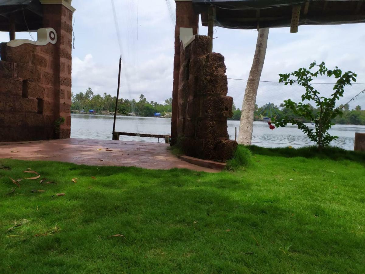 Ambadis Villas Kodungallur Exterior photo